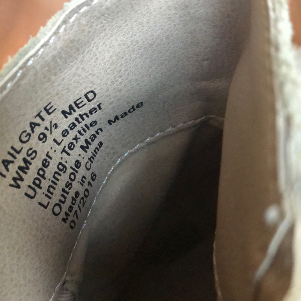 Kenneth Cole Reaction Beige Booties - Picture 4 of 6
